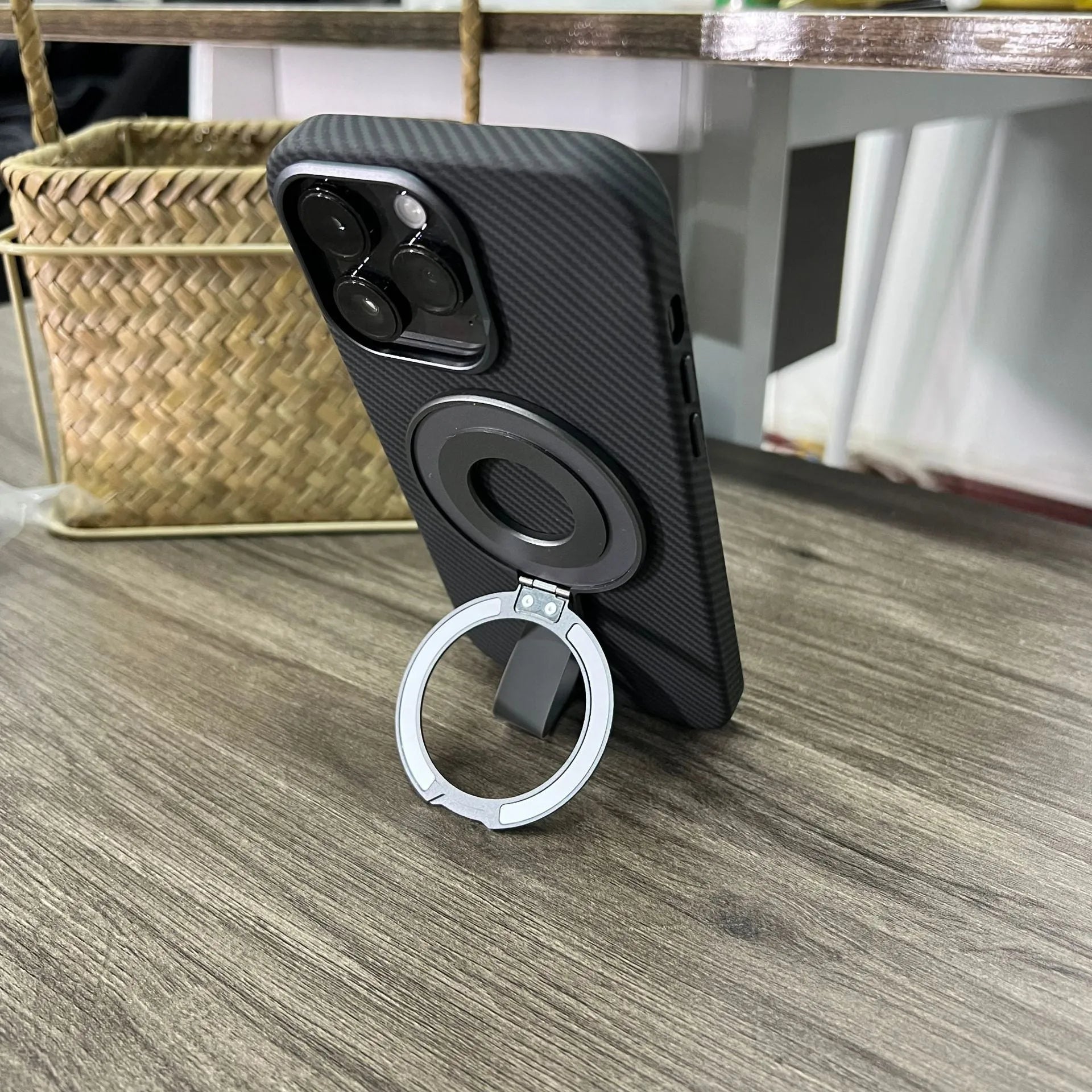 Portable magnetic wrist strap round silicone bracket phone holder in multiple colours for hands-free use