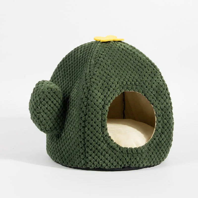 Cactus-shaped enclosed pet bed for cats and small dogs in dark green colour