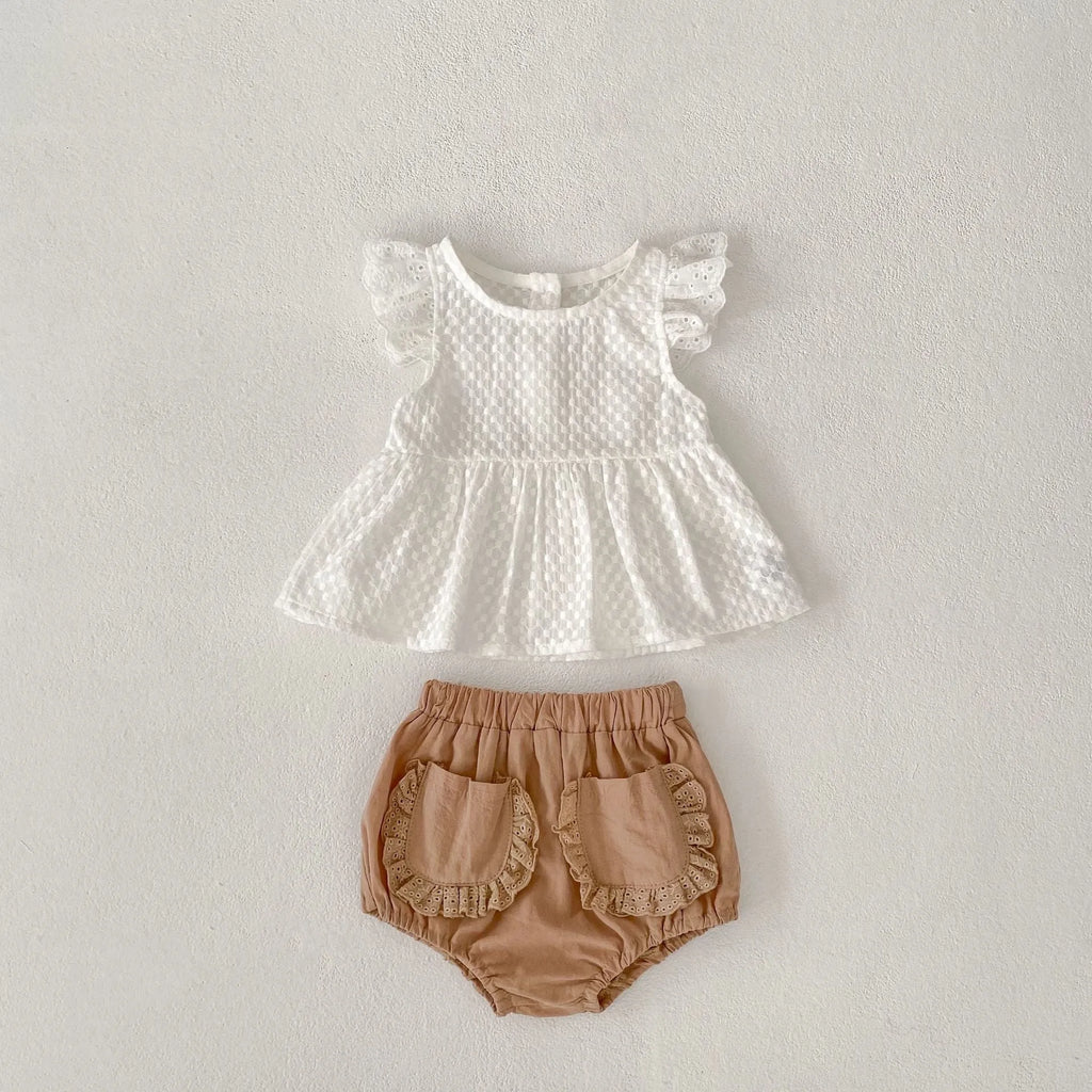 Baby girl creamy-white cotton top and shorts two-piece summer set with short sleeves and lace details