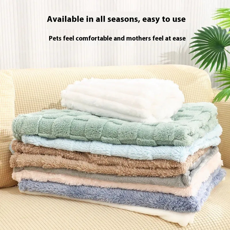 Soft coral fleece pet blanket for dogs in three sizes with random colour pattern