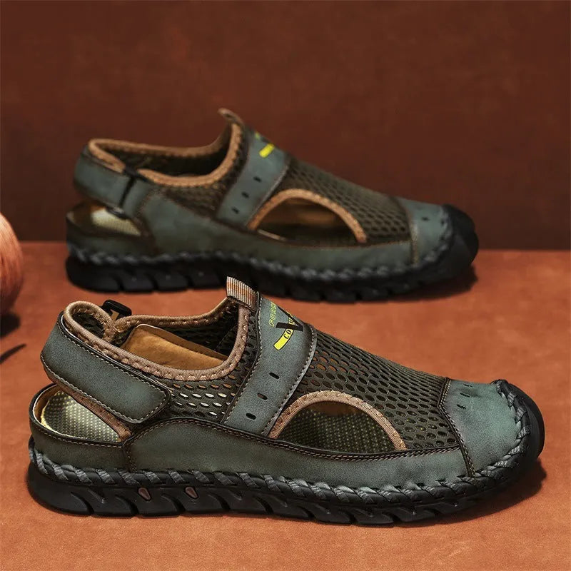 Men's brown leather low-top casual shoes with elastic band and round toe.