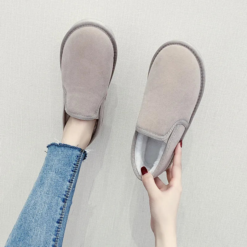 Women's fleece-lined flat snow boots in multiple colours with artificial wool lining and rubber soles