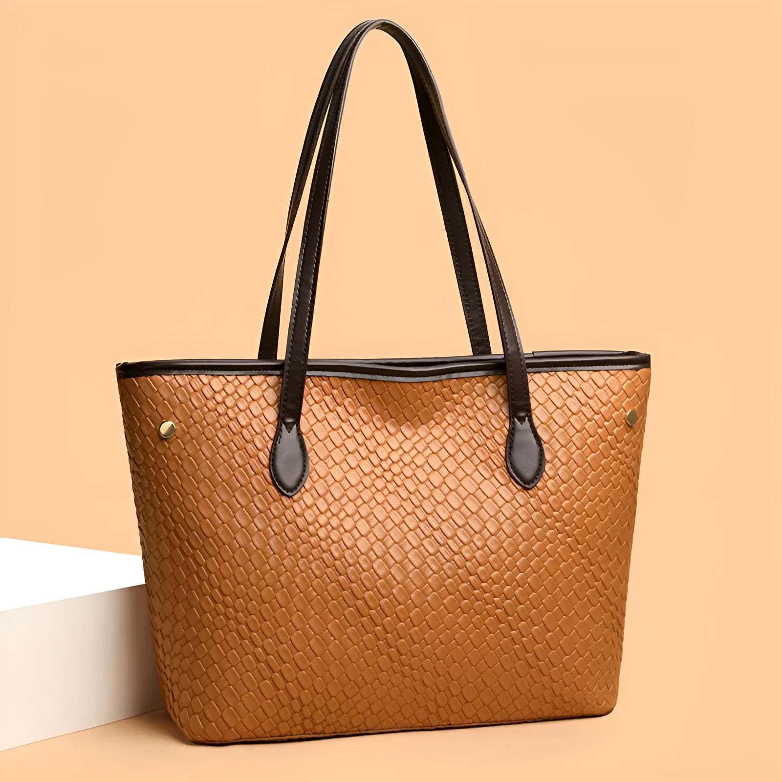 Retro women's large capacity commuter handbag in black PU leather with horizontal square design
