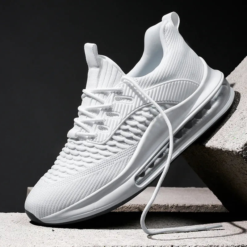Men's low-top mesh running shoes in black with rubber sole and round toe design