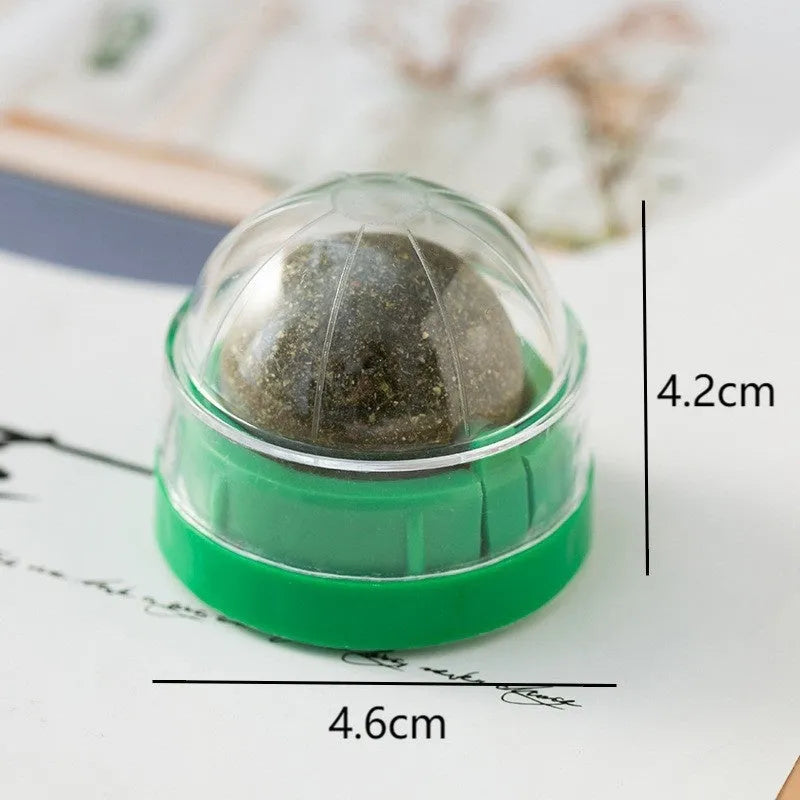 Plastic catnip ball toy in various colours with bite-resistant construction for cats