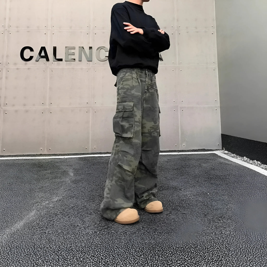 Camouflage K0915 cargo pants with mid-waist fit and S to 3XL sizing