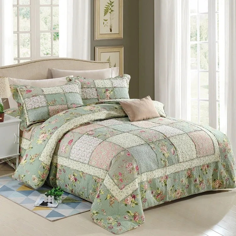 Cotton quilted bedspread three-piece set with pillowcases in Korean bedspread style