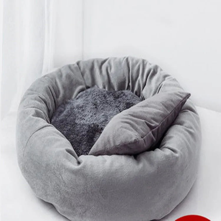 Round light grey dog bed with PP cotton filling and soft plush fabric