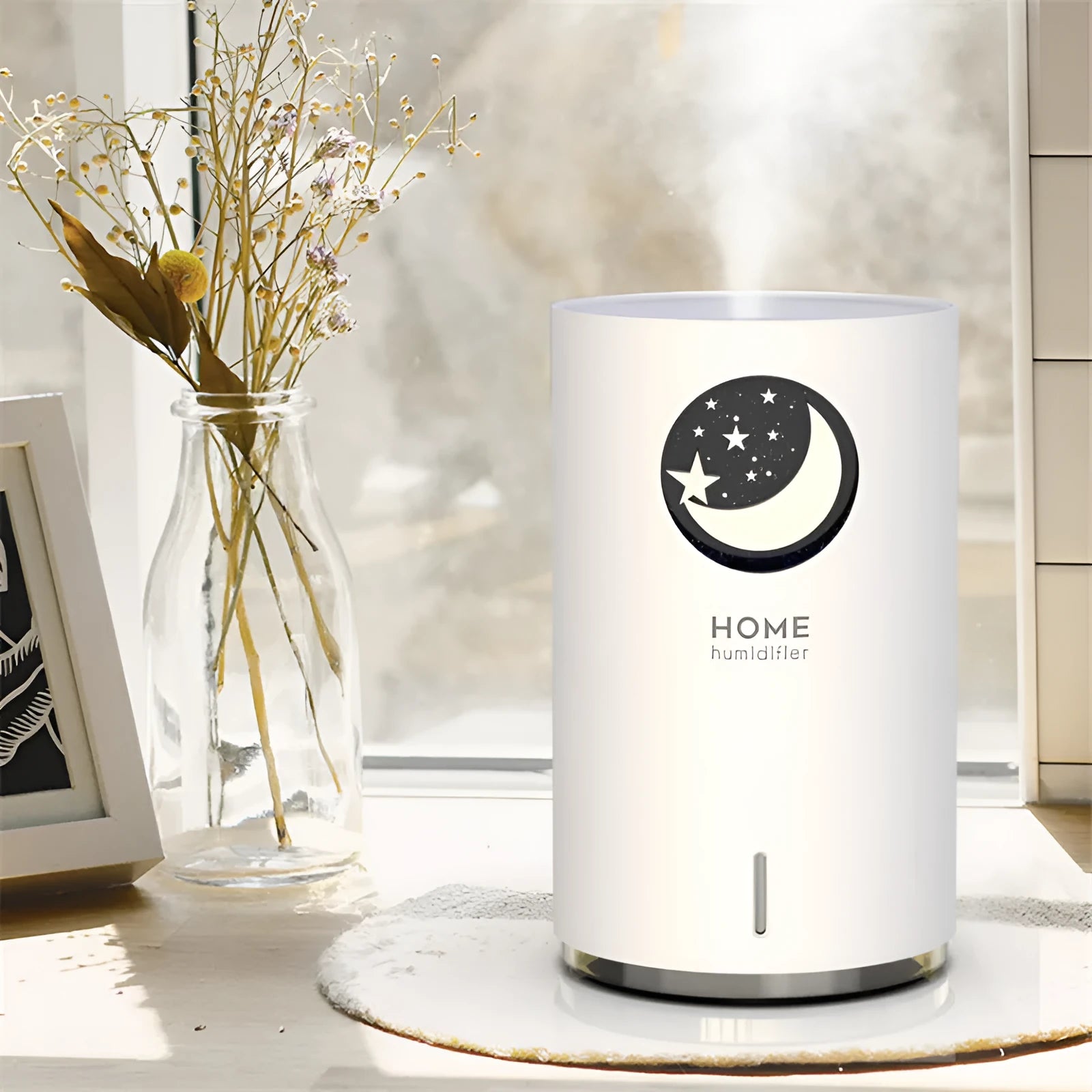 HOME M107+ USB humidifier in white with 700ml tank, compact desktop size 167x102x102 mm