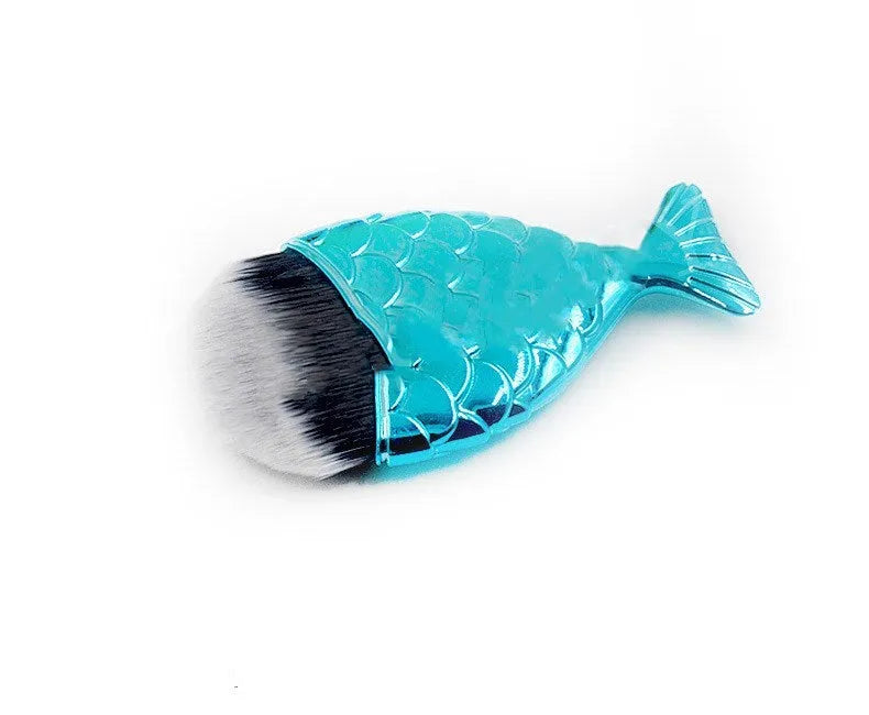 Beauty fishtail makeup brush with artificial fibre bristles, 8cm total length, blue handle
