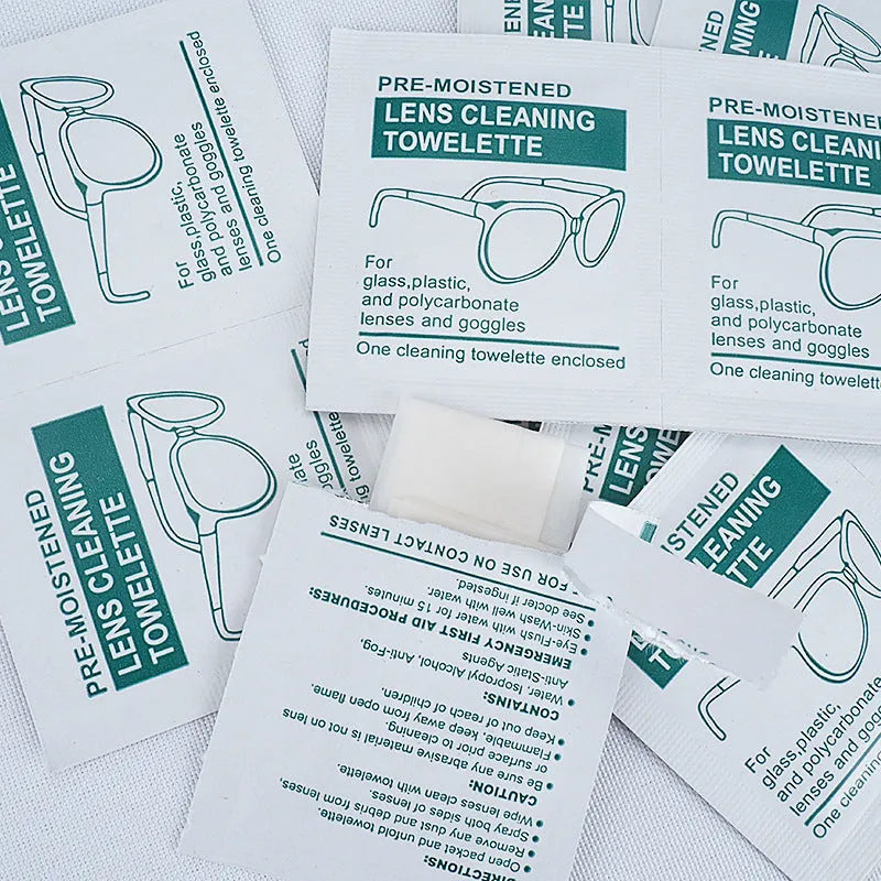Pack of 100 individually sealed quick-drying anti-fog glasses and lens cleaning wipes