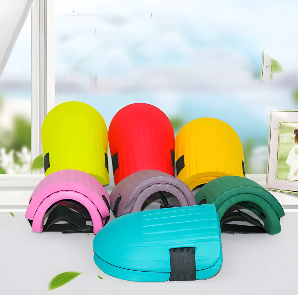 A pair of rectangular EVA foam knee pads in a chosen colour, shown with dimensions for gardening use.