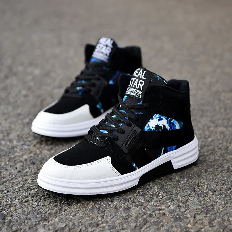 Camouflage high-top lace-up shoes with suede leather upper, non-slip rubber sole and flat 3cm heel
