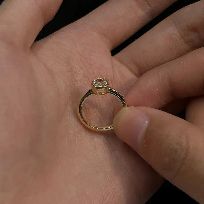 Vintage single diamond ring for women, electroplated copper, white diamond colour, adjustable opening size