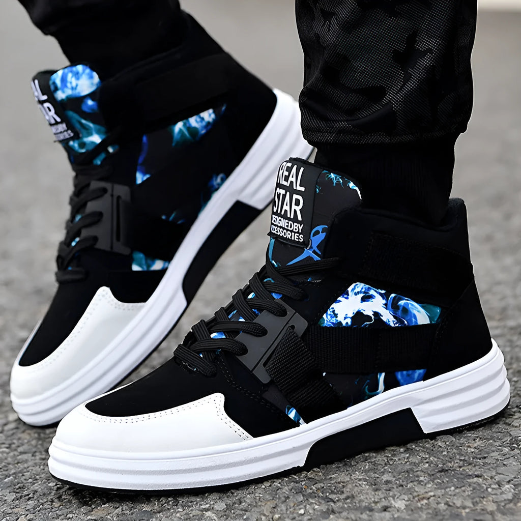 Camouflage high-top lace-up shoes with suede leather upper, non-slip rubber sole and flat 3cm heel