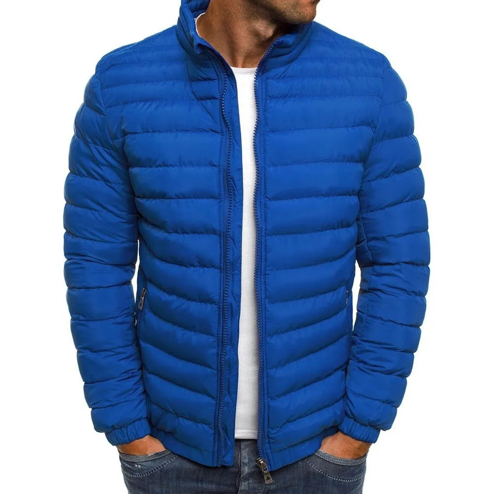 Men's thickened polyester padded jacket with zip pockets and long sleeves in a solid colour, loose fit winter overcoat