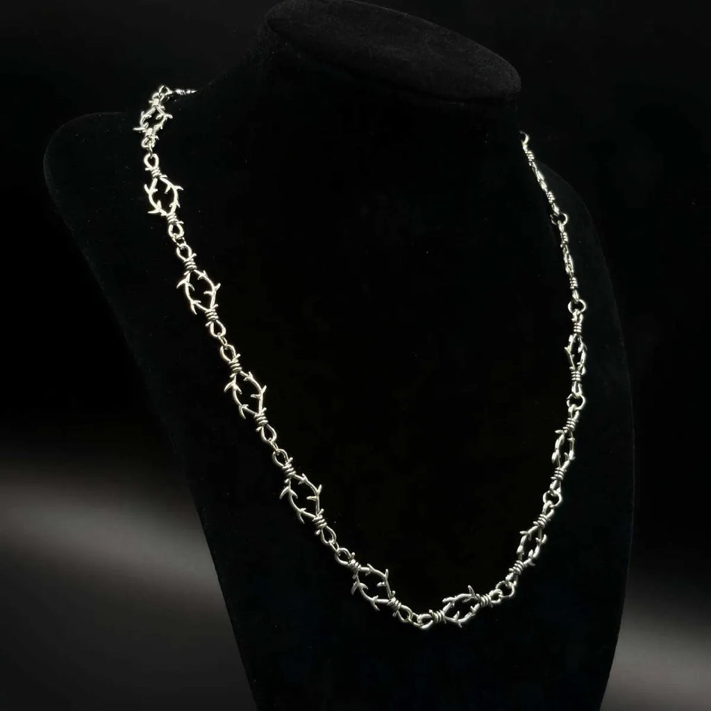 Gothic punk thorn chain clavicle necklace in zinc alloy, electroplated, colour XLA-160, geometric thorn design