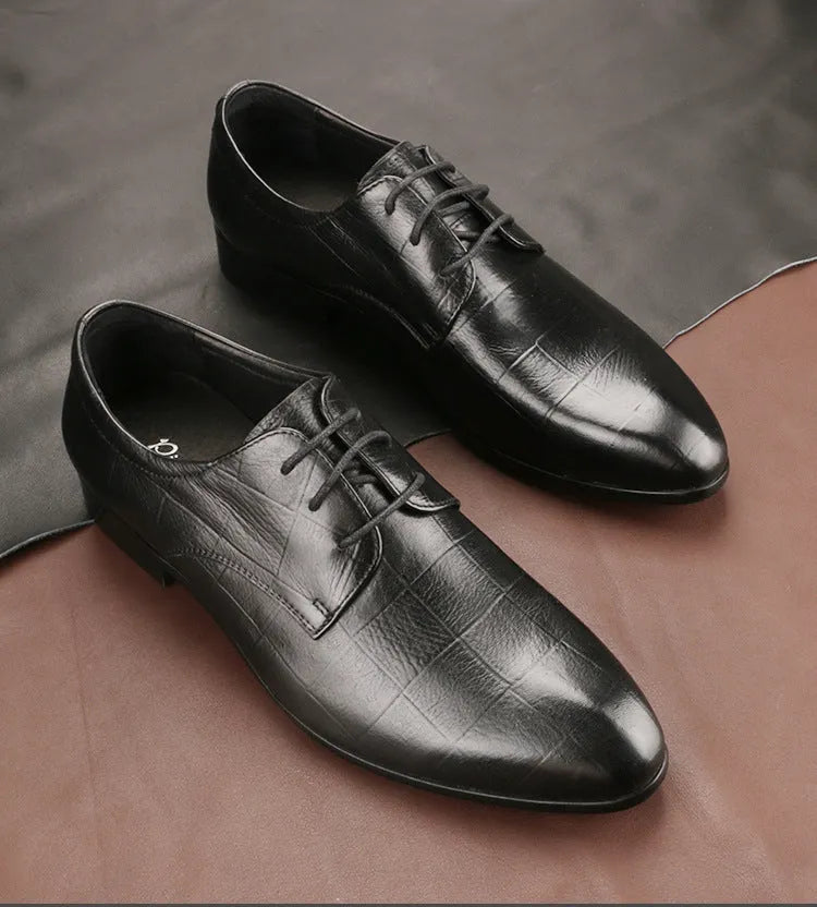 Men's black checkered cowhide Derby shoes with pointed toe and rubber sole.