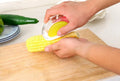 Corn kernel separator kitchen gadget with stainless steel blade and plastic case