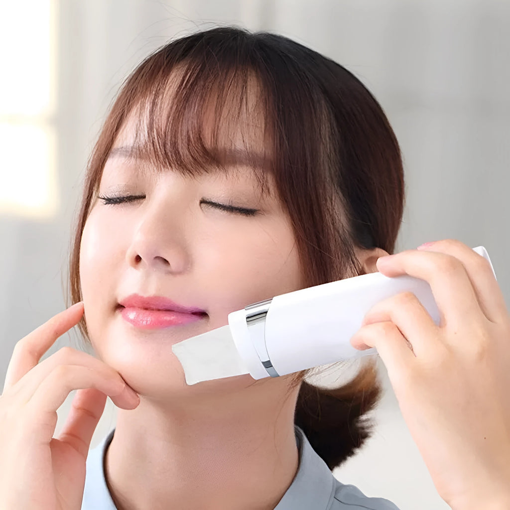 White blackhead cleanser pore cleaner for grease and acne removal with oil control