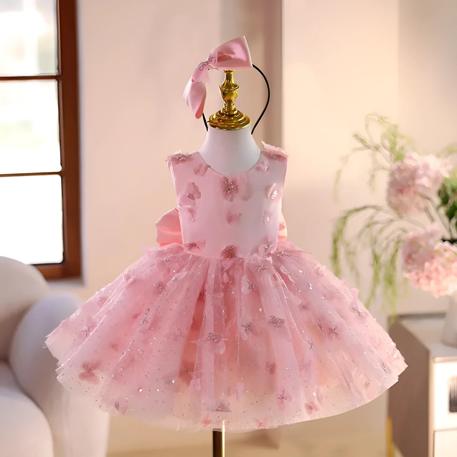 Pink children's little princess dress with polyester fabric, suitable for flower girls, sizes 80cm to 150cm