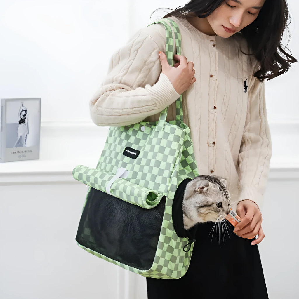 Portable cat bag in bubble composite cloth with shoulder strap, available in four colours
