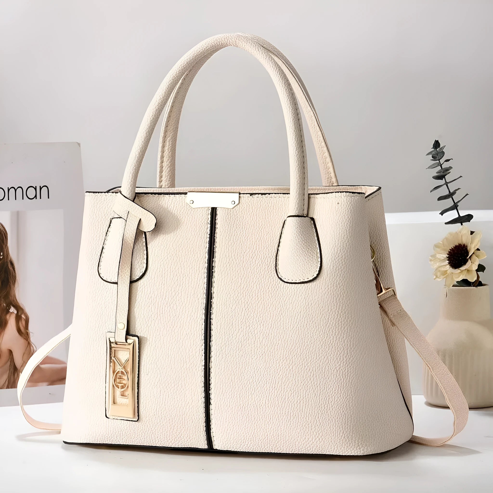 Large capacity women's shoulder bag in soft PU leather with horizontal square shape