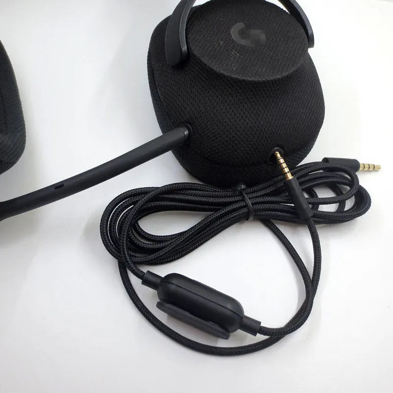 Black universal audio cable with oxygen-free copper construction for game headsets