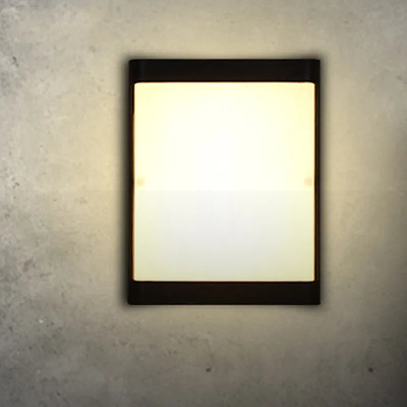 Outdoor waterproof LED wall light with aluminium shell and IP65 rating