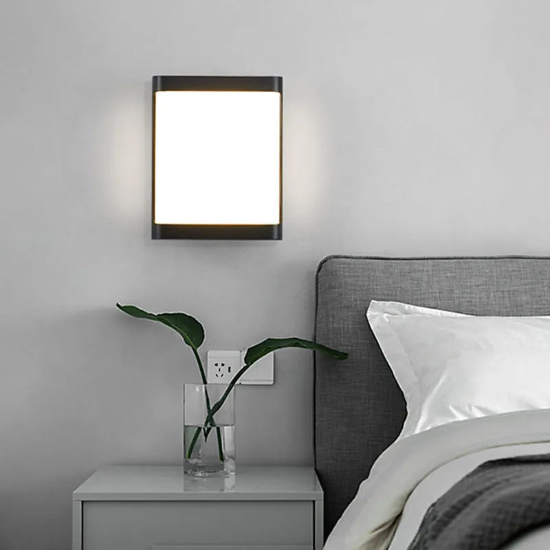 Outdoor waterproof LED wall light with aluminium shell and IP65 rating