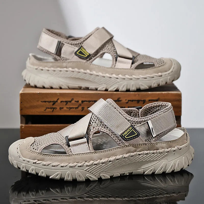 Men's casual sandals with genuine leather upper and mesh lining in elastic band style