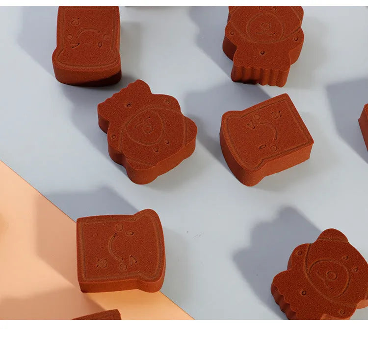 Kapmore 6PCS cute bear and toast shaped makeup sponges in brown with storage bag