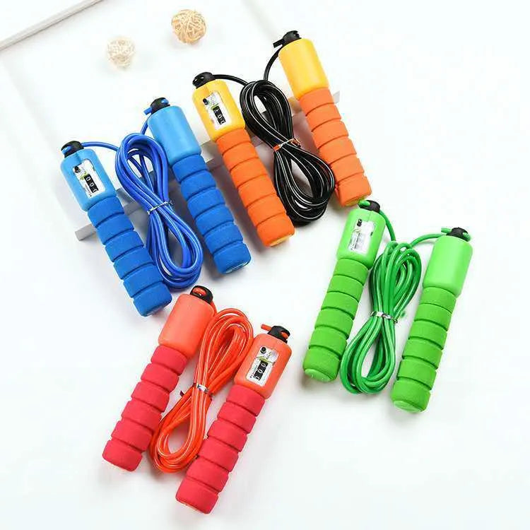 Adult synchronised sports skipping rope with counting display on sponge handle