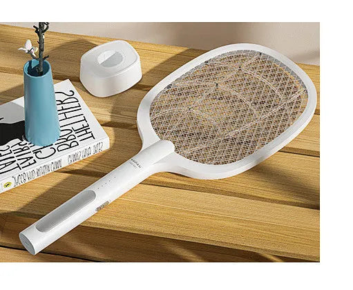 Rechargeable lithium battery mosquito swatter with USB cable and 3000V aluminium grid.