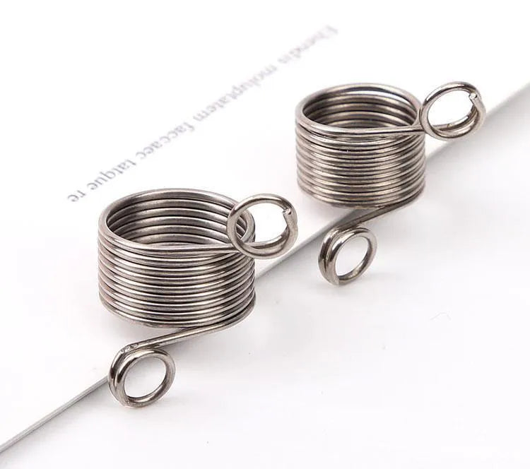 Knitting gadgets wire guide accessories in large 2cm and small 1.5cm sizes for yarn management