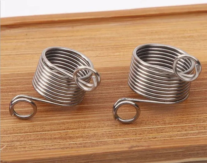 Knitting gadgets wire guide accessories in large 2cm and small 1.5cm sizes for yarn management