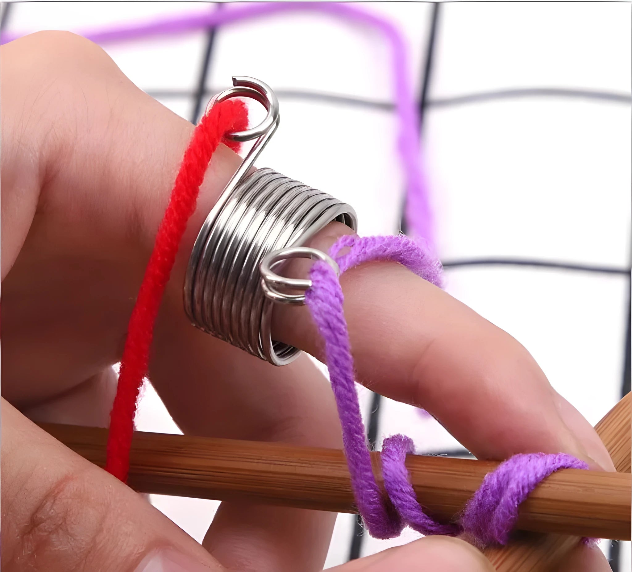 Knitting gadgets wire guide accessories in large 2cm and small 1.5cm sizes for yarn management