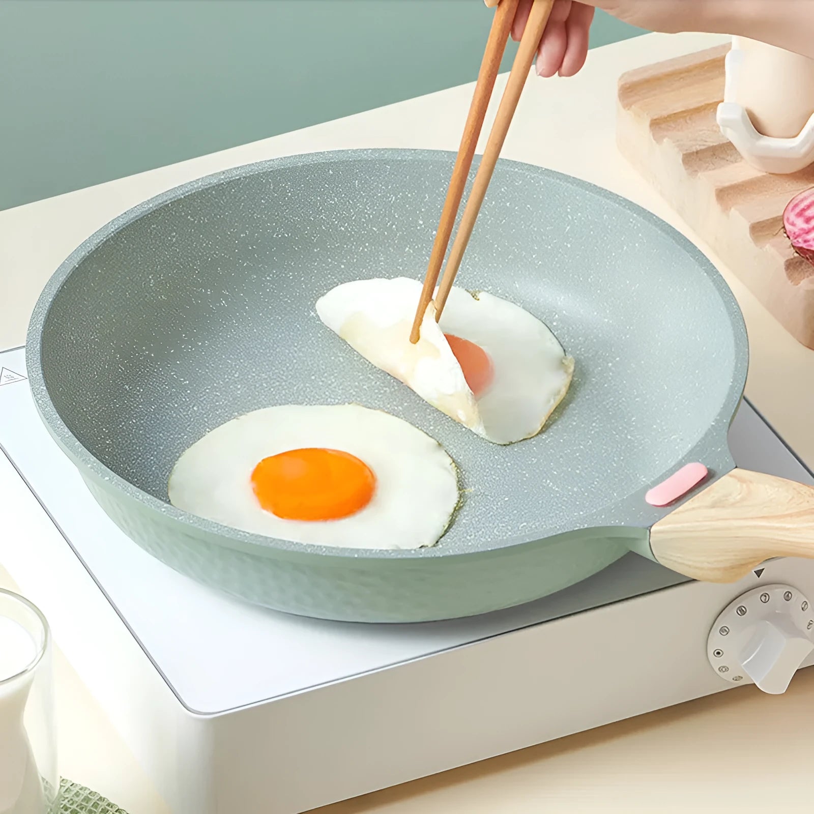 Korean style macadamite non-stick frying pan showing temperature indicator and double bottom construction