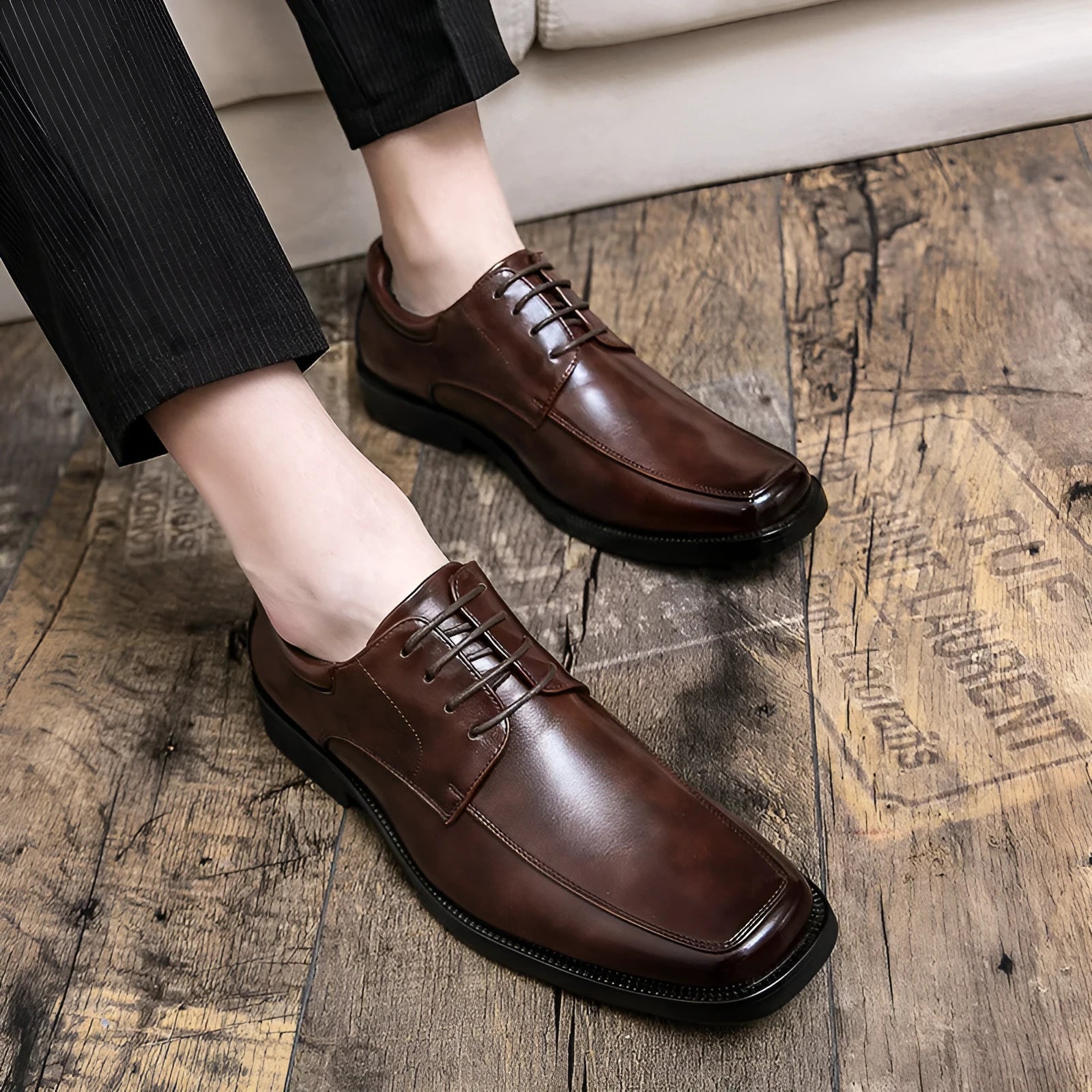 Low-top men's square toe business casual leather shoes in black and brown with rubber sole