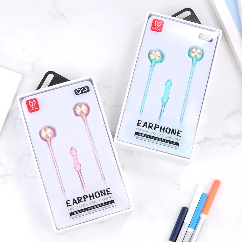 In-ear wired earphones with 120cm cable in pink colour for karaoke and music