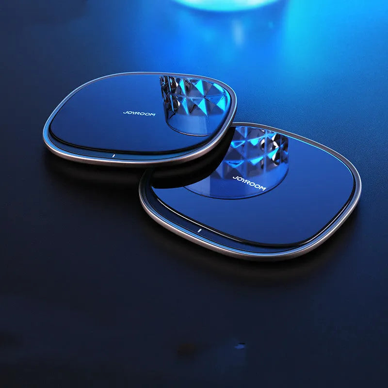 Black 15W wireless charger with zinc alloy and glass, Type-C input and FOD protection