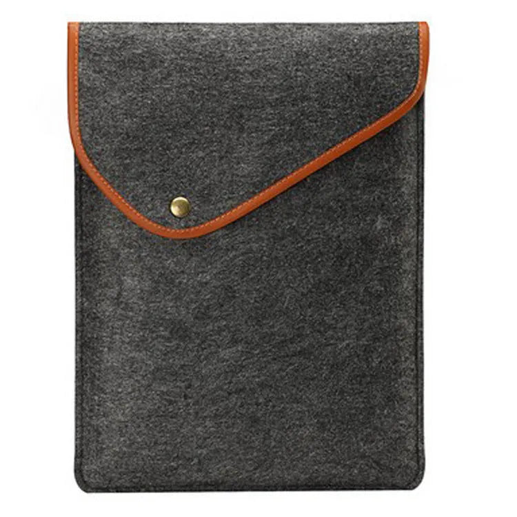 Flat felt bag computer bag in dark gray with magnetic buckle closure, polyester lining, medium hardness