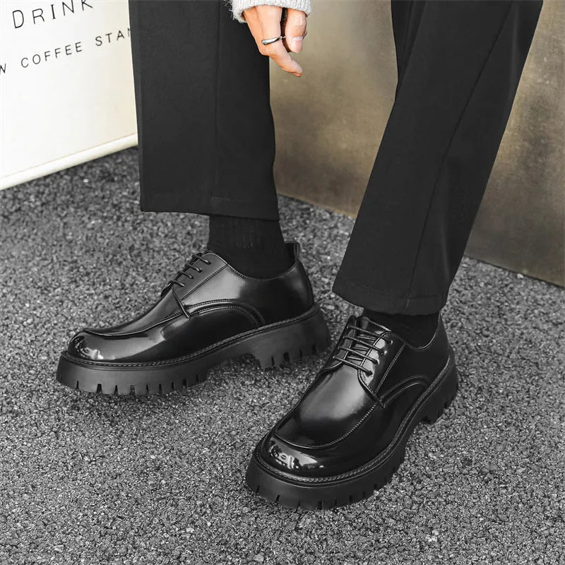 Platform height increasing casual leather shoes in black with round toe and front lace-up closure