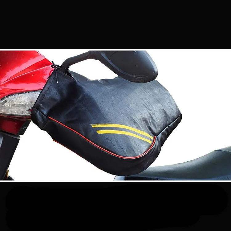 Cold-proof leather motorcycle bottle cover in Black for bending beam scooters and handlebars