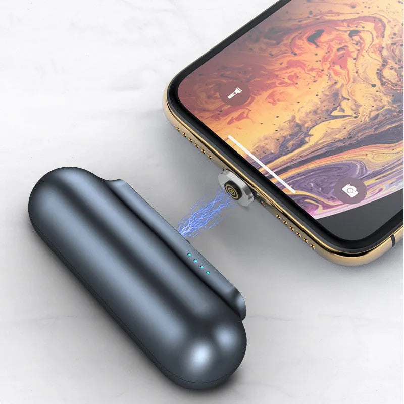 Smart magnetic mini power bank in black, 2600mAh, with magnetic data cable and compact plastic shell