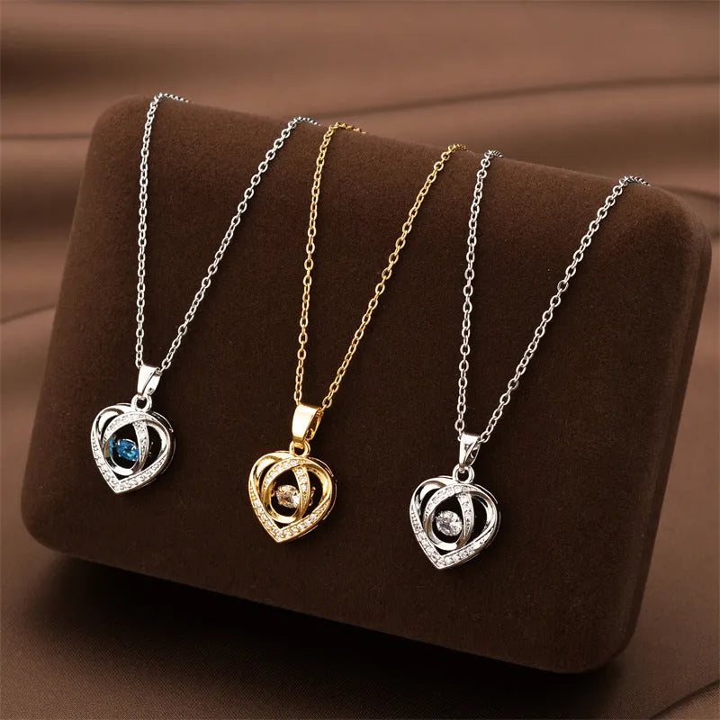 Fashion Dancing Love necklace with rhinestones – heart-shaped clavicle chain in Gold finish