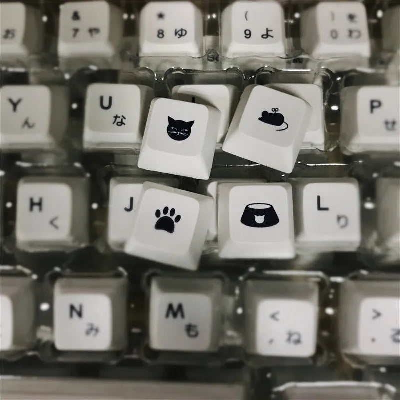White Japanese character keycap set with 100 PBT keys for mechanical keyboard customisation