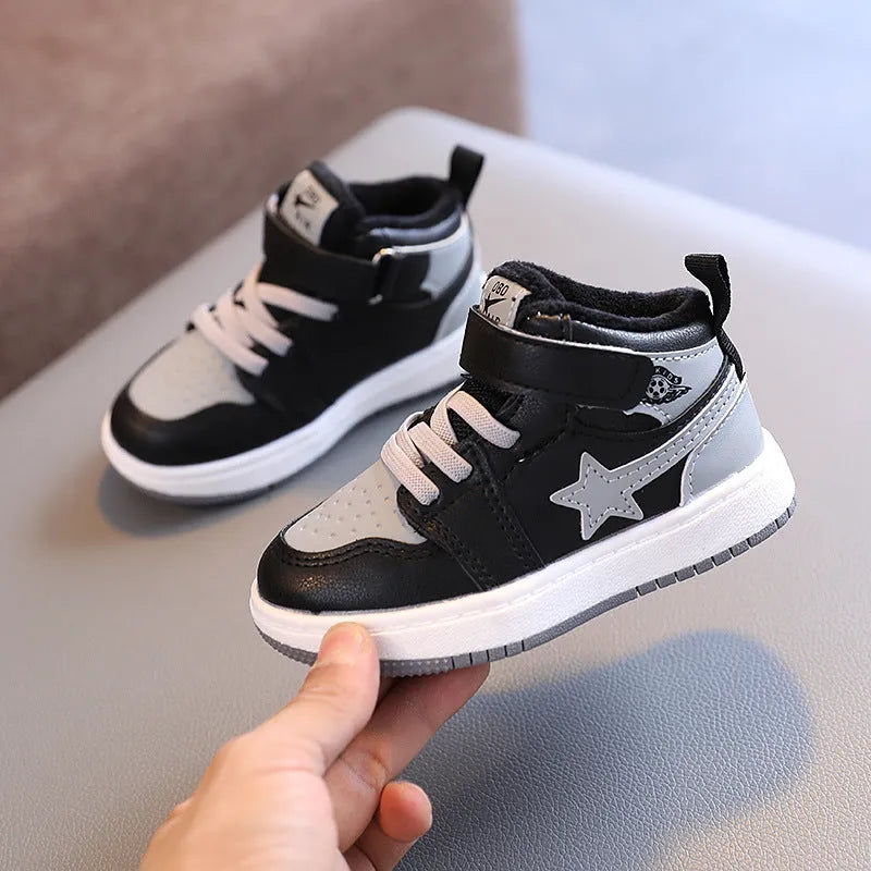 Children's casual sports shoes with TPU upper, rubber sole, Velcro fastening, cartoon pattern, black or white, sizes 22-31