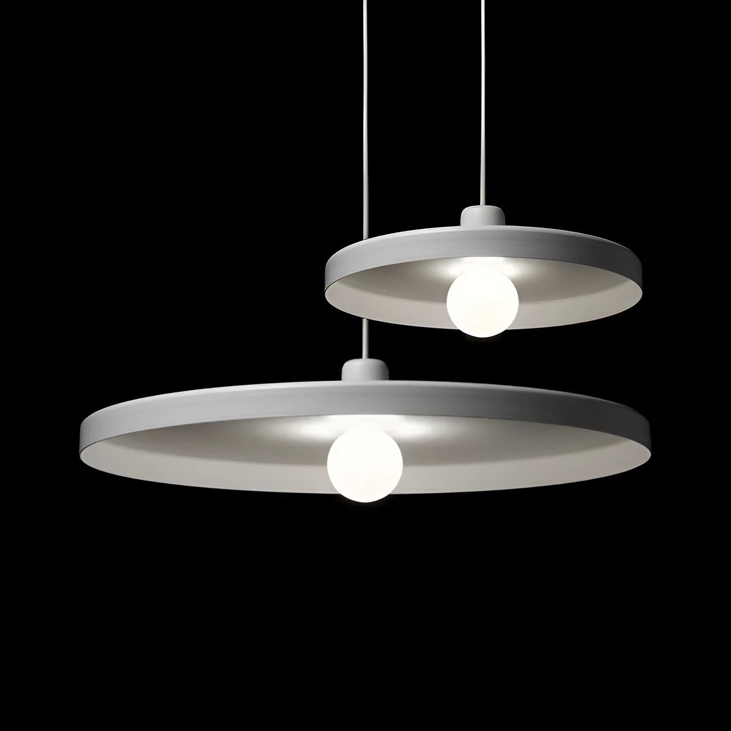 Aluminium alloy bar chandelier ceiling light in black or white for restaurants