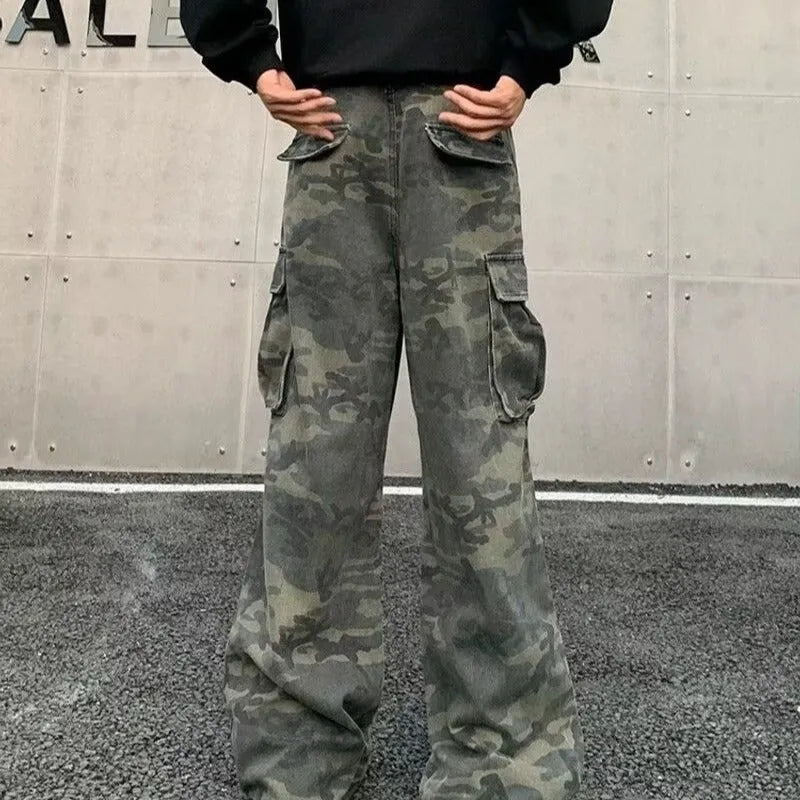 Camouflage K0915 cargo pants with mid-waist fit and S to 3XL sizing